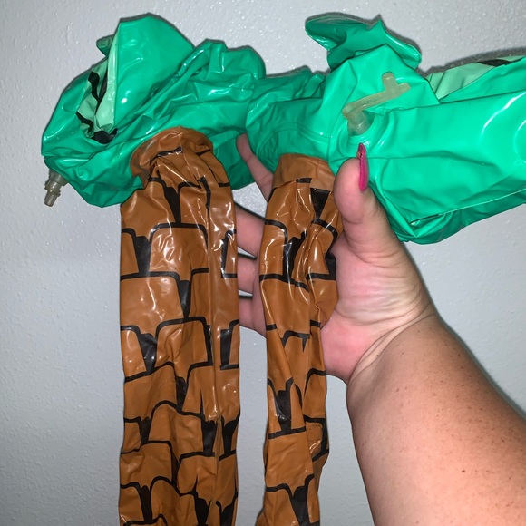 🌴Inflatable Table Top Cooler +2 🌴 - Picture 3 of 3